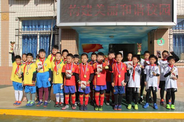 铃木彩艳转会一周反转：从巴黎传闻到确定加盟维拉
